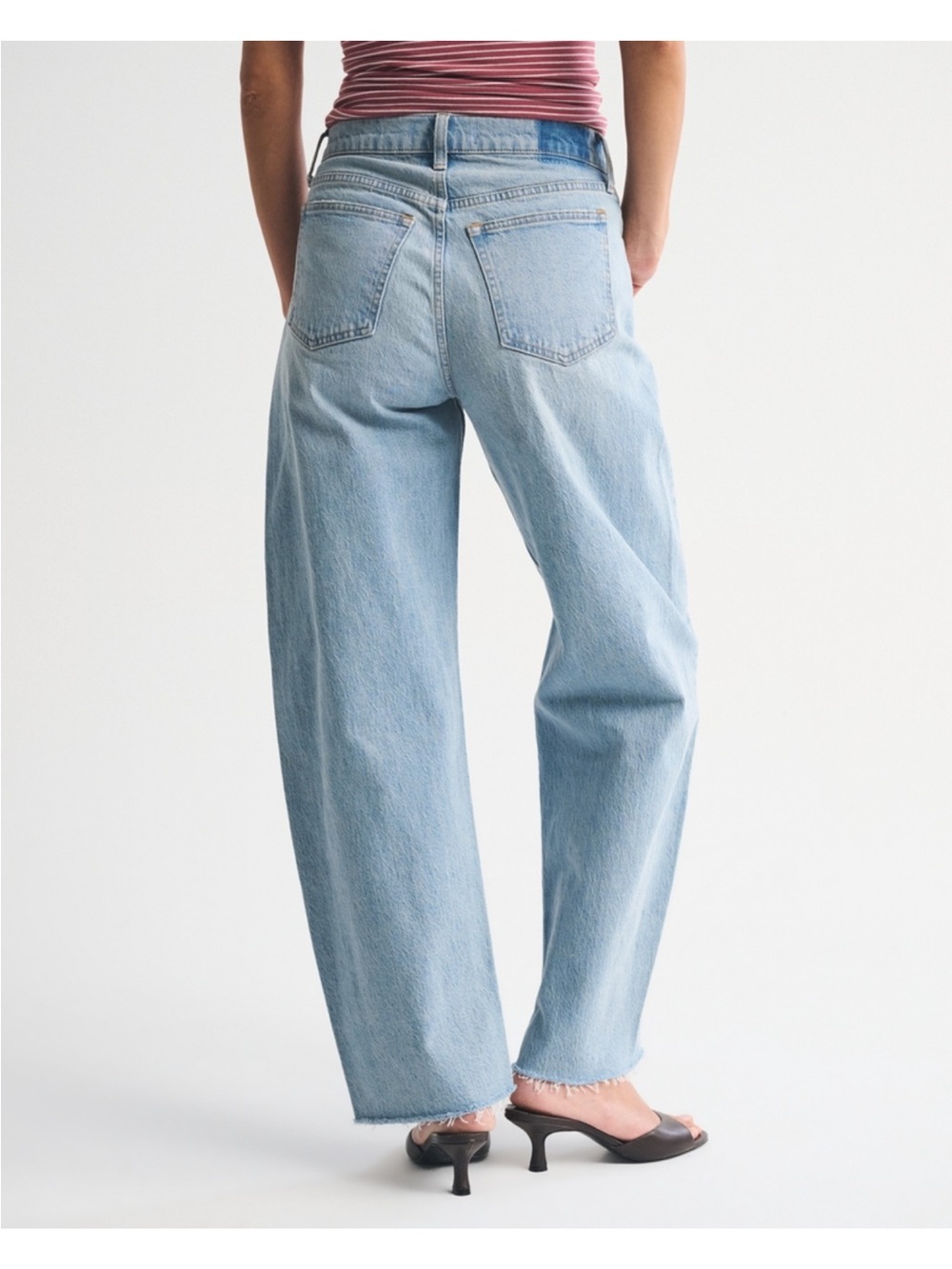 Abercrombie & Fitch High Rise Barrel Jeans in Light Blue - Picture 4 of 9